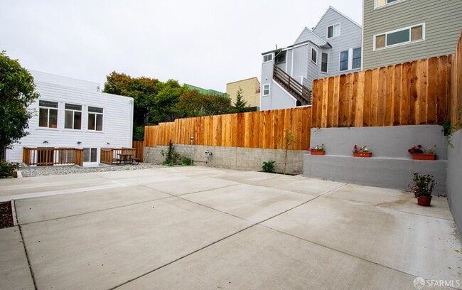 property at 2823 Golden Gate Ave