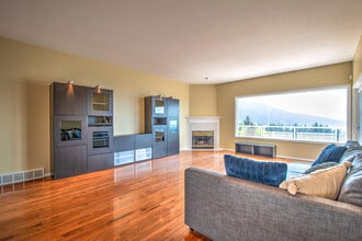 308 Marmot Ct in Vernon, BC - Building Photo - Building Photo