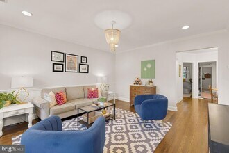2650 39th St NW, Unit 3 in Washington, DC - Building Photo - Building Photo