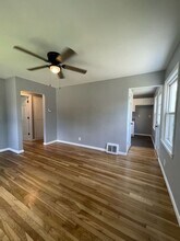 2225 Suncrest Dr in Columbus, OH - Building Photo - Building Photo