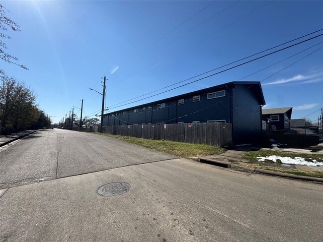 4706 Yellowstone Blvd, Unit 12 in Houston, TX - Building Photo - Building Photo