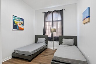 5742 Vineland Ave, Unit 1 in North Hollywood, CA - Building Photo - Building Photo