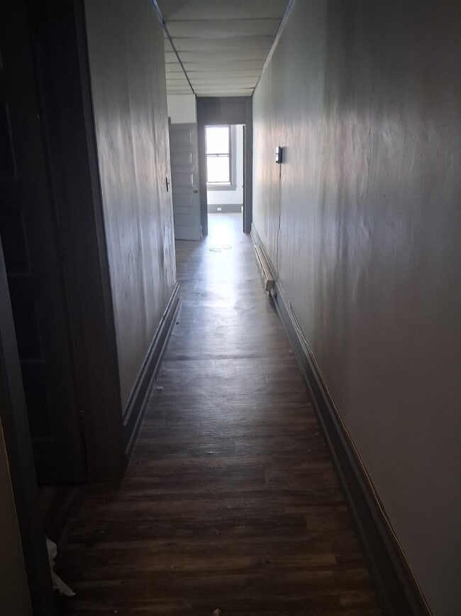 305 Penn St, Unit 4