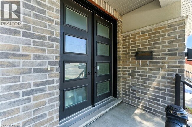 46 Franklin St S in Kitchener, ON - Building Photo - Building Photo