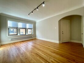2329 N Rockwell St, Unit 3A in Chicago, IL - Building Photo