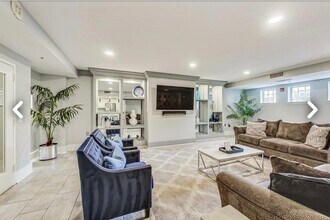 555 Massachusetts Ave NW, Unit 706 in Washington, DC - Foto de edificio - Building Photo