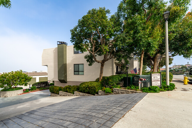 Village Palos Verdes in Redondo Beach, CA - Foto de edificio - Building Photo