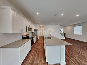 9176 Ribbon Mdw Ct in Las Vegas, NV - Building Photo - Building Photo