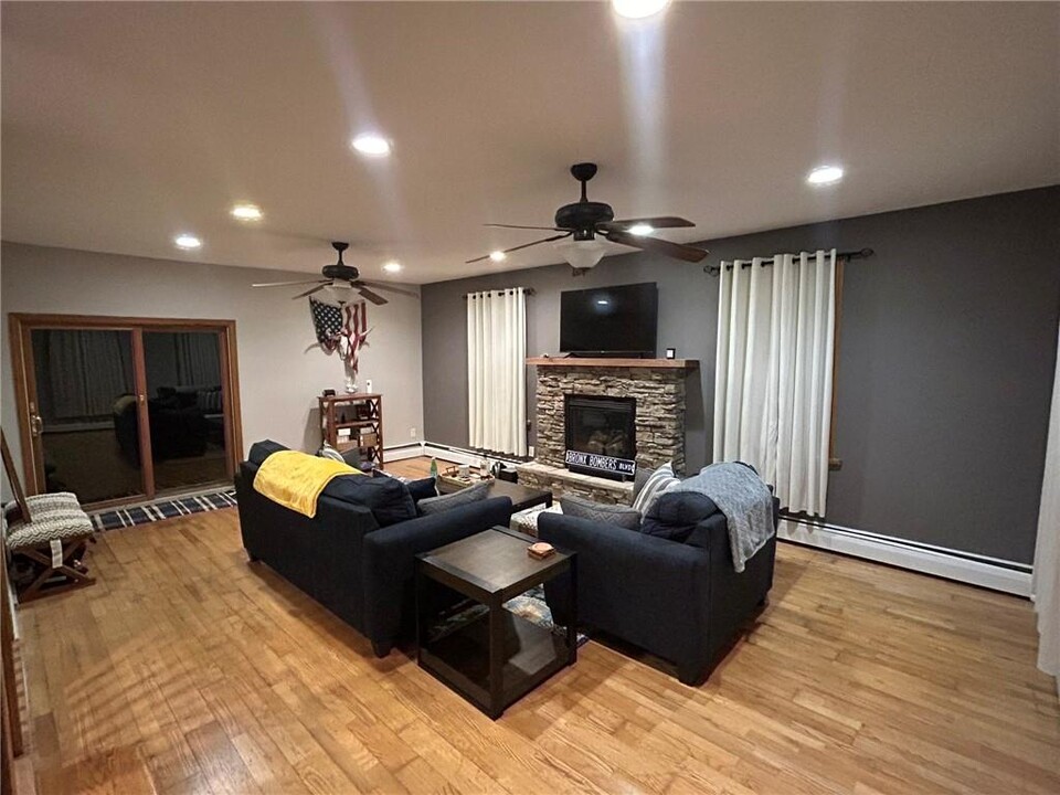 3047 NY-82 in Pleasant Valley, NY - Building Photo