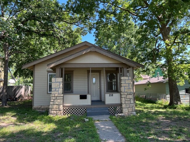 property at 218 W Spruce St