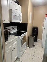 7421 SW 152nd Ave in Miami, FL - Building Photo