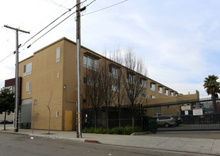 Chestnut Linden Court in Oakland, CA - Building Photo - Building Photo