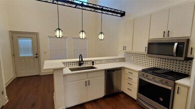 2105 Tiger Trail in Round Rock, TX - Building Photo - Building Photo