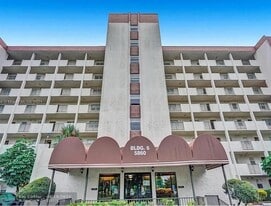 5860 NW 44th St in Lauderhill, FL - Building Photo