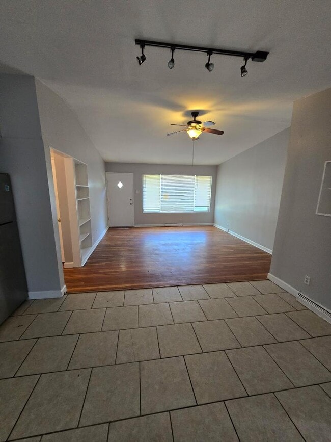 2415 Castle Dr in St. Louis, MO - Building Photo - Building Photo