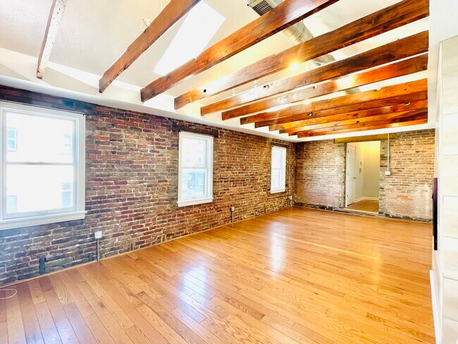 4213 Butler St in Pittsburgh, PA - Foto de edificio - Building Photo