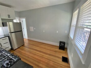 7 Bay State Ave, Unit 1 in Somerville, MA - Building Photo - Building Photo