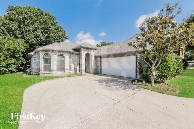 701 Long Hill Ct in McKinney, TX - Foto de edificio - Building Photo