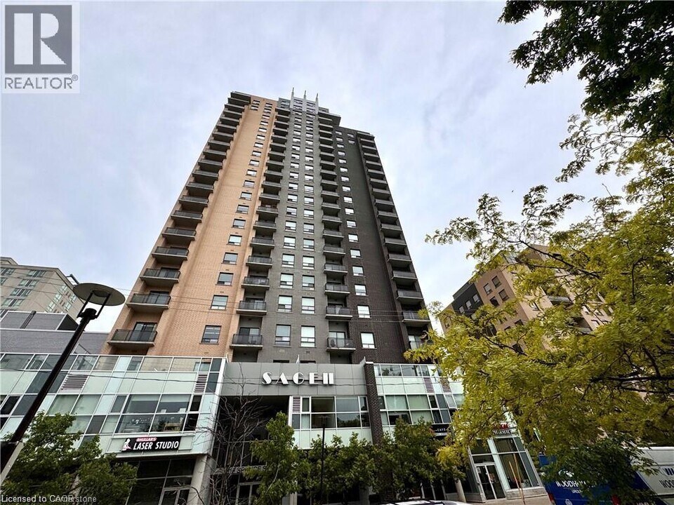 318 Spruce St in Waterloo, ON - Building Photo