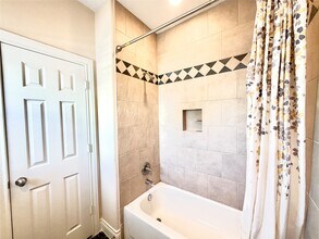 5430 Crooms St in Houston, TX - Building Photo - Building Photo