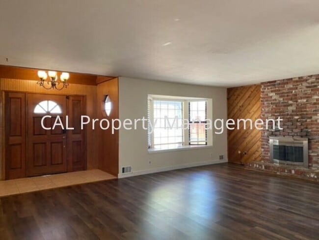 9 San Fernando Cir in Salinas, CA - Building Photo - Building Photo
