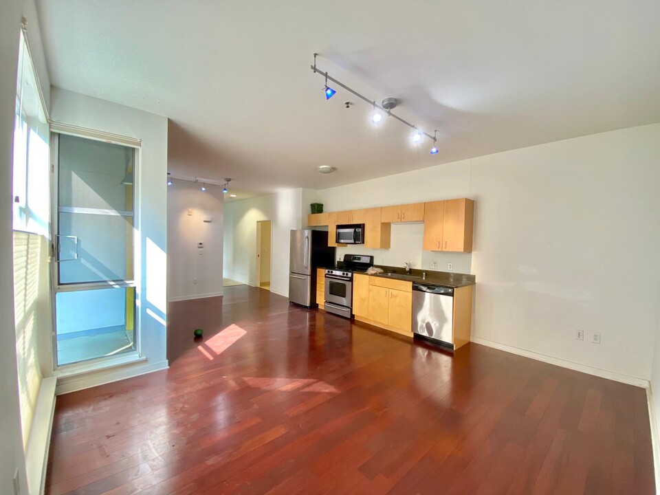 1007 41st St, Unit 415 in Oakland, CA - Building Photo