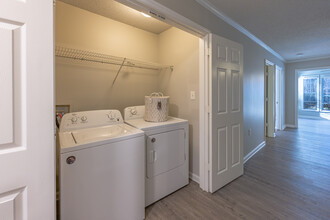 Summerlyn Place in Burlington, NC - Building Photo - Interior Photo