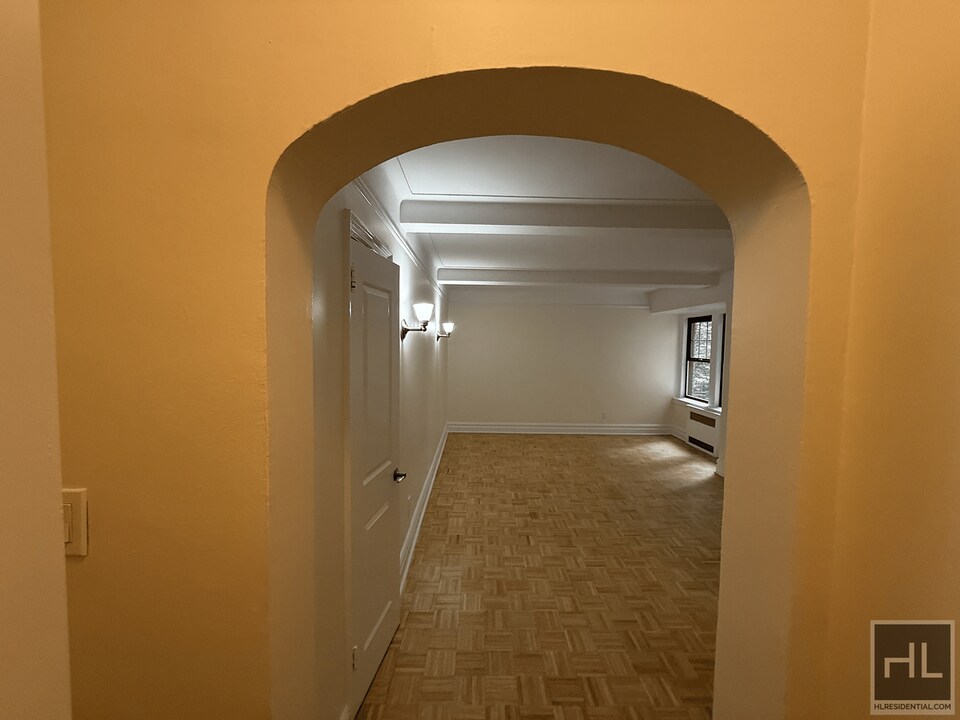 Christopher Street in New York, NY - Building Photo