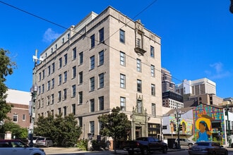 Moss-Bauer in New Orleans, LA - Foto de edificio - Primary Photo