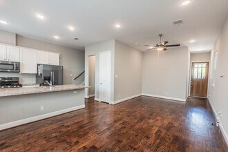 5431 Camaguey St in Houston, TX - Foto de edificio - Building Photo