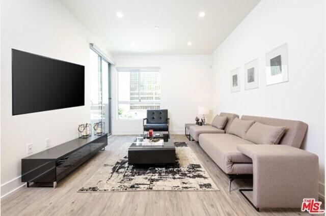 1831 Sawtelle Blvd-Unit -209 in Los Angeles, CA - Foto de edificio