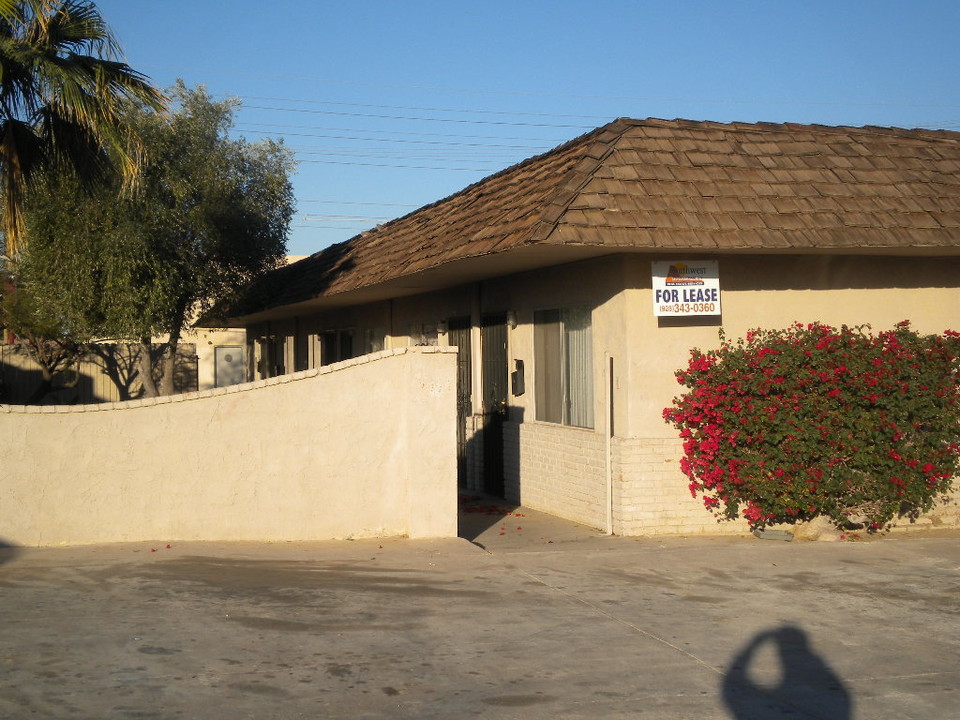 11th Avenue Apartments in Yuma, AZ - Foto de edificio