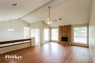 7111 Navidad Rd in Houston, TX - Building Photo - Building Photo