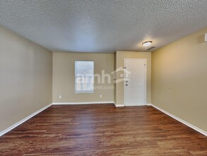 9915 Sapphire Berry Ln in Fishers, IN - Foto de edificio - Building Photo