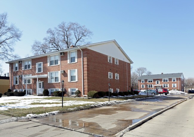 1072 S York Rd in Bensenville, IL - Foto de edificio - Building Photo