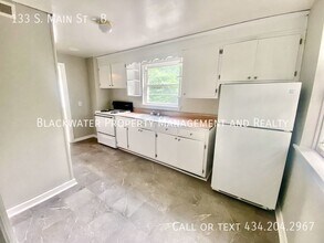 133 S Main St in Amherst, VA - Building Photo - Building Photo