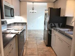 5700 26th Ave N in St. Petersburg, FL - Building Photo - Building Photo