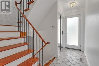 1387 Royal York Rd in Toronto, ON - Building Photo - Building Photo