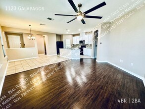 1123 Galapagos in San Antonio, TX - Building Photo - Building Photo