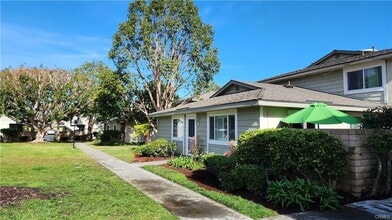 16421 La Bonita Ln in Huntington Beach, CA - Building Photo - Building Photo