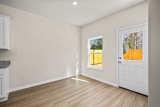10407 Red Cardinal Dr in Cleveland, TX - Building Photo - Building Photo