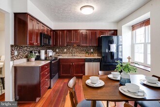 8522 Pine Run Ct in Ellicott City, MD - Building Photo - Building Photo