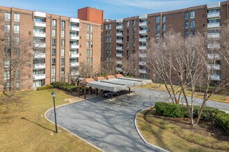 7 Slade Ave in Pikesville, MD - Building Photo - Building Photo