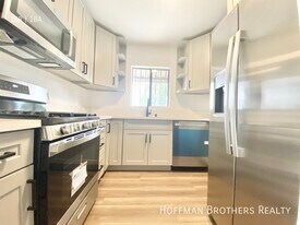 1240 S Bronson Ave in Los Angeles, CA - Building Photo