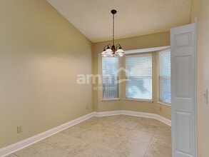 240 Honeysuckle Way in Saint Johns, FL - Foto de edificio - Building Photo