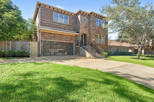 property at 9714 Braesmont Dr