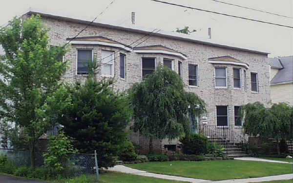 23-27 Burnside Ave in Cranford, NJ - Building Photo