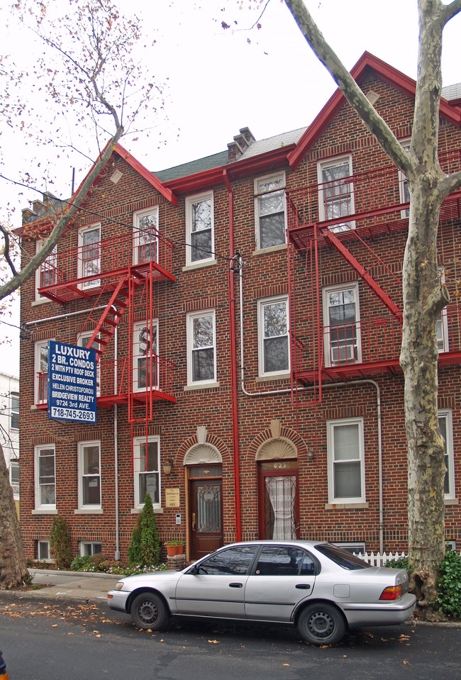 621 90th St in Brooklyn, NY - Foto de edificio - Building Photo