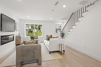 26 Homestead Ln in Greenwich, CT - Building Photo - Building Photo