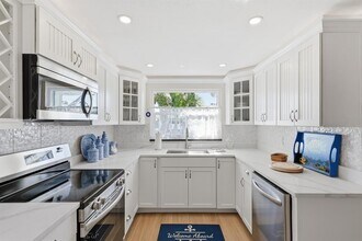 573 Spanish Dr N in Longboat Key, FL - Building Photo - Building Photo